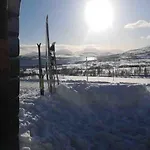 And Warm With Free Parking Leilighet