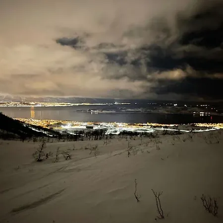 And Warm With Free Parking * Tromsø