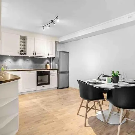 And Warm With Free Parking Lejlighed Tromsø