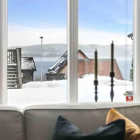 And Warm With Free Parking Tromsø