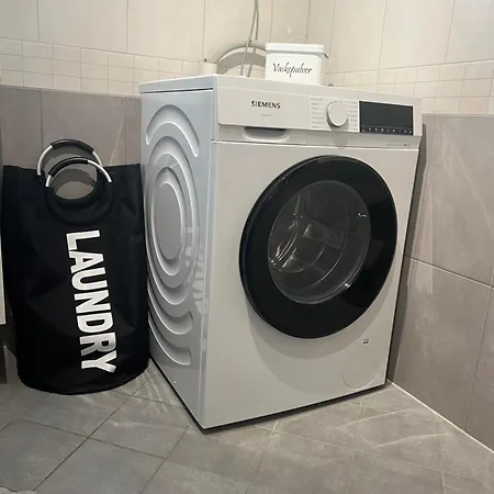 And Warm With Free Parking Lejlighed *